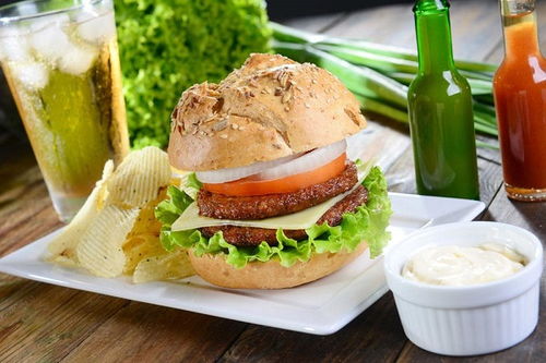 校園美食新勢力 大學食堂加盟快餐品牌的策略與管理之道